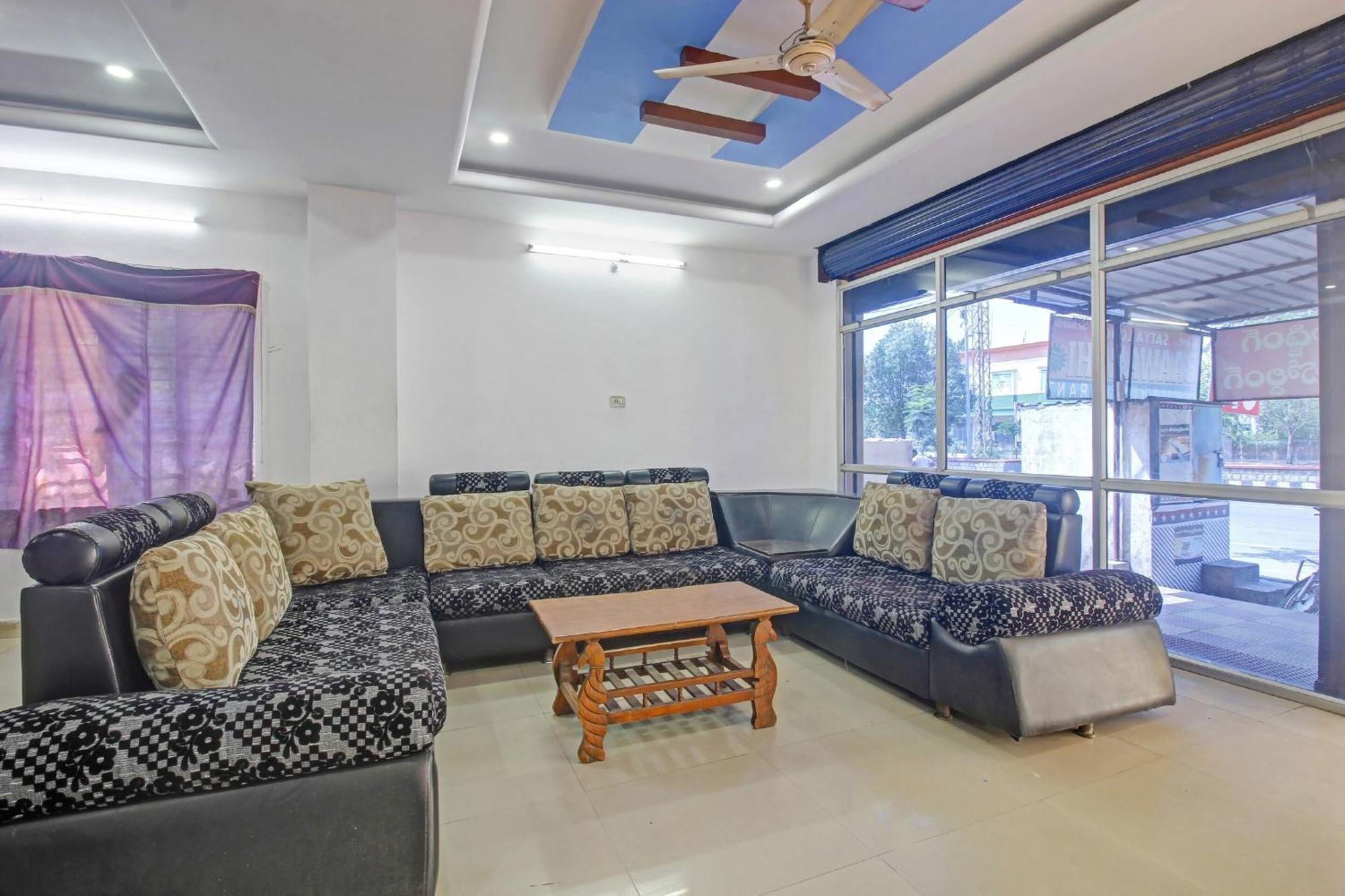 Hotel O Satya Inn Karimnagar Екстериор снимка
