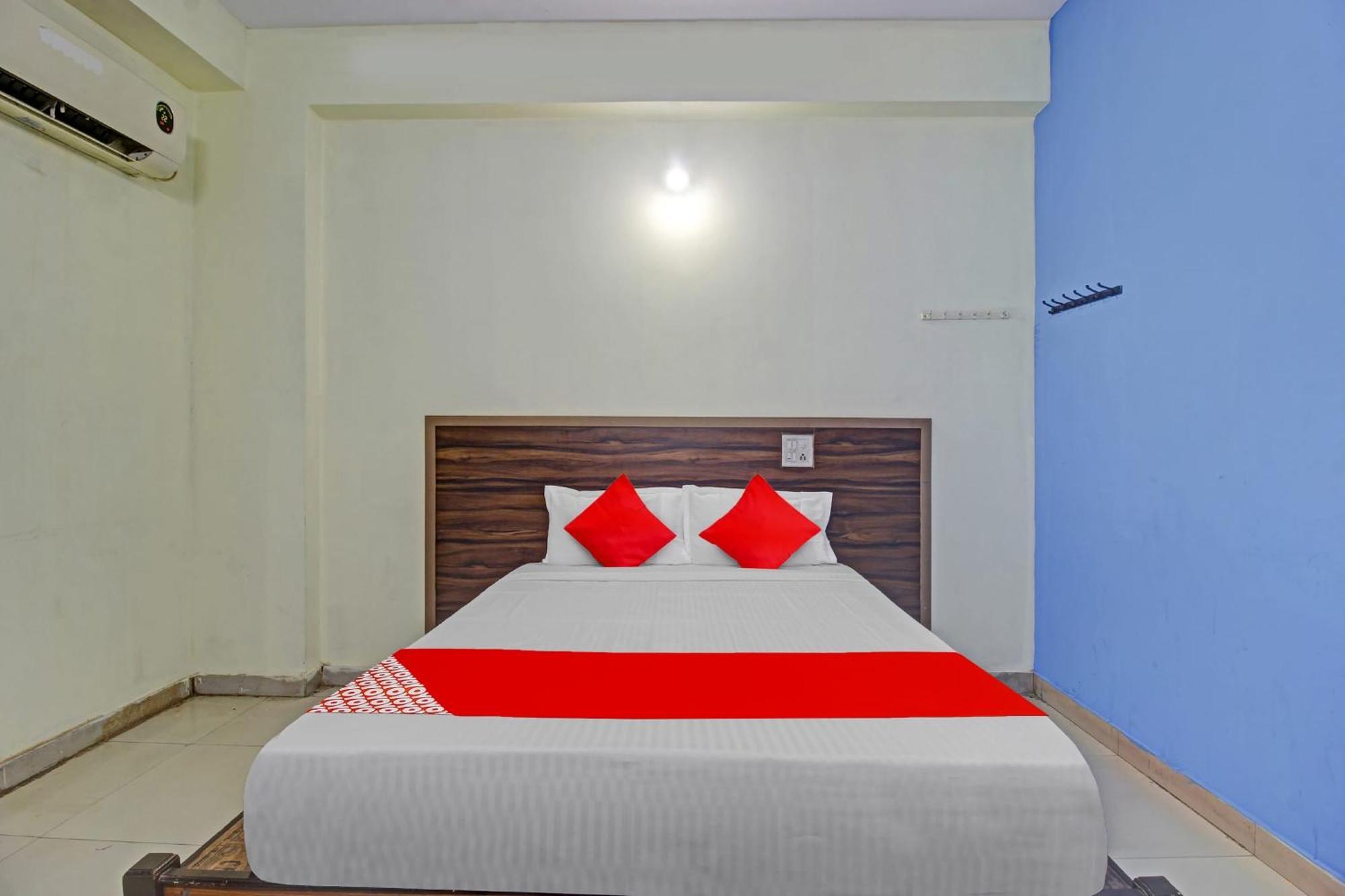 Hotel O Satya Inn Karimnagar Екстериор снимка