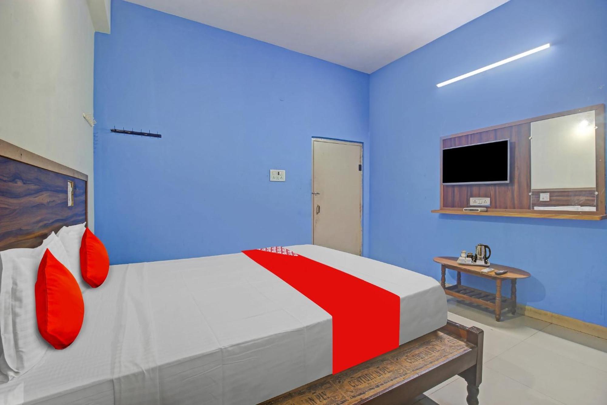 Hotel O Satya Inn Karimnagar Екстериор снимка