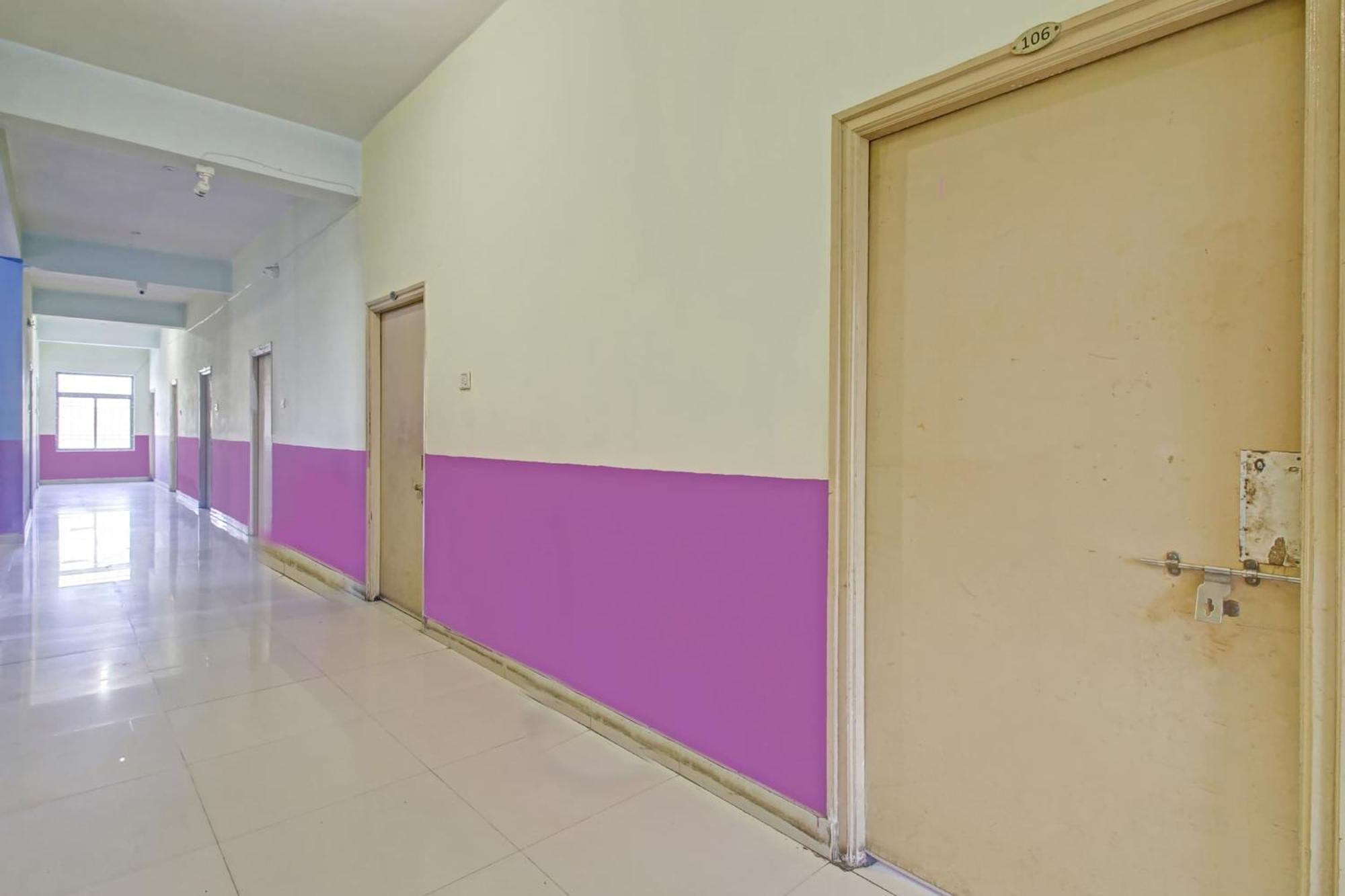 Hotel O Satya Inn Karimnagar Екстериор снимка